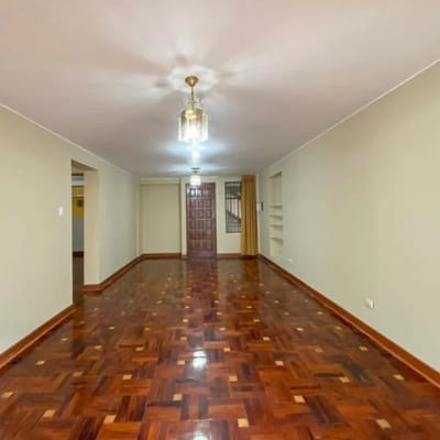 Se vende departamento  oficina en Primer Piso en Av Aviacin San Borja