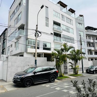 SE VENDE HERMOSO DEPARTAMENTO EN SURCO EN EXCELENTE UBICACIN