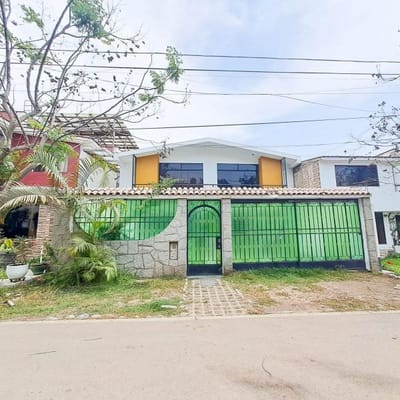 SE VENDE CASA EN EXCLUSIVO CLUB RESIDENCIAL LOS GIRASOLES