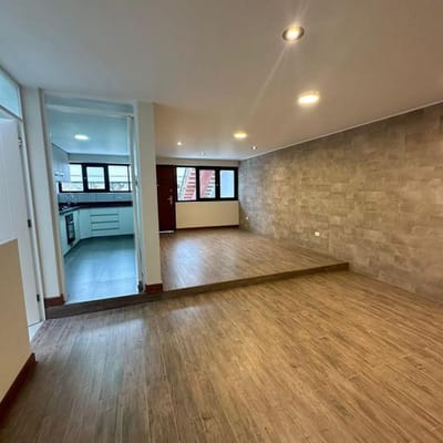 VENTA DPTO PRIMER PISO FRENTE A PARQUE