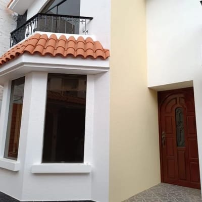 VENDO HERMOSA CASA EN URB PRIVADA YANAHUARA