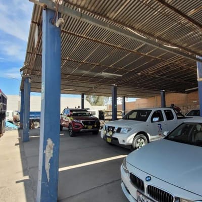 SE VENDE AMPLIO LOCAL INDUSTRIAL EN CERRO COLORADO
