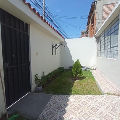 VENTA DE CASA TERRENO  URBANIZACION  FECIA DE JOSE LUIS BUSTAMANTE Y RIVERO