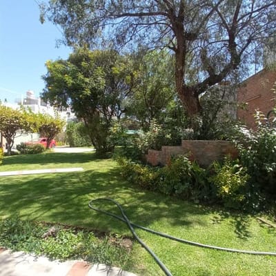 SE VENDE  CASA CON TERRENO EN AV BOLOGNESI CAYMA IDEAL PARA PROYECTOS