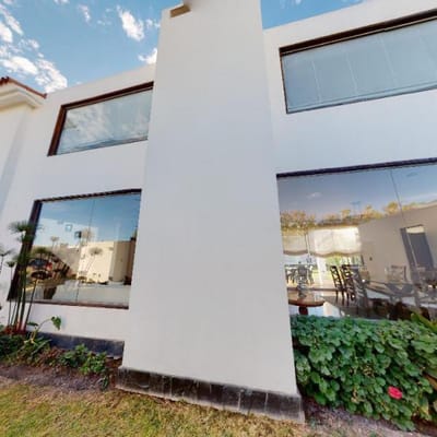 EXCLUSIVA CASA EN CHALLAPAMPA
