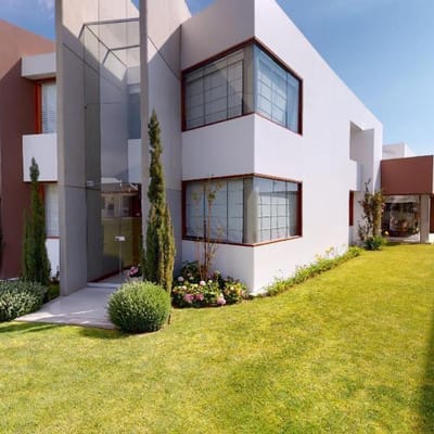 SE VENDE EXCLUSIVA CASA EN URB LA ALQUERIA