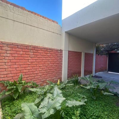 CASA A PRECIO DE TERRENO San Jernimo  cuadras de la facultad de medicina UNSA
