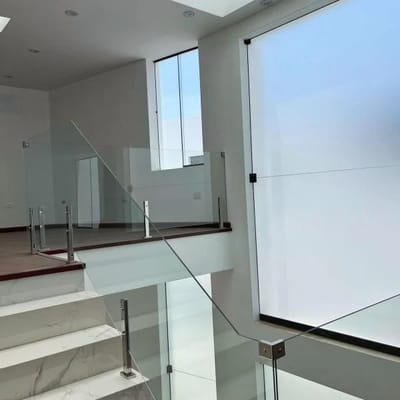 SE VENDE CASA EN URB EXCLUSIVA DE CERRO COLORADO