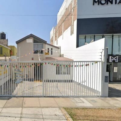 Alquilo Local Matellini  Chorrillos Frente a Parque