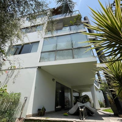 PRECIOSO DUPLEX PENTHOUSE EN URB LAS LAGUNAS