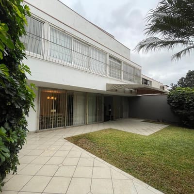 CASA DE CARACTER EN ZONA RESIDENCIAL DE MIRAFLORES