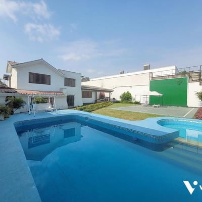 Hermosa casa de m en alquiler  habitaciones estacionamiento para  vehiculos