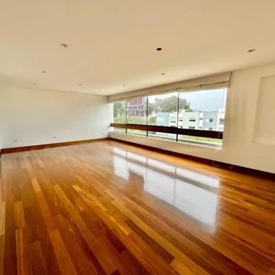 Venta de excelente departamento en Chacarilla