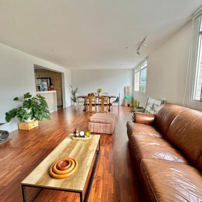 Venta de departamento frente a parque en San Isidro