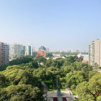 Espectacular departamento en venta con vista increble al parque Alfonso Ugarte