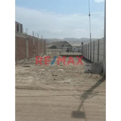 VENDO TERRENO EN PLAYA LOS LOBOS