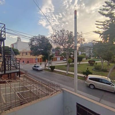 VENDO TERRENO FRENTE A PARQUE