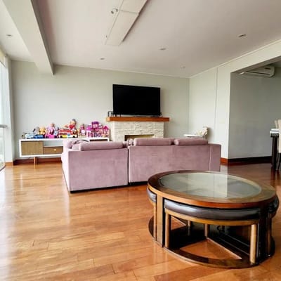 Venta De Departamento Vista A Calle En Residencial Higuereta Surco  M