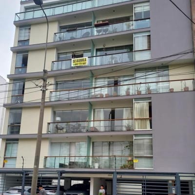 SE VENDE DEPARTAMENTO CON COCHERA