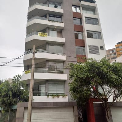 EN VENTA DEPARTAMENTO  DORMITORIOS  COCHERAS ASCENDOR DIRECTO