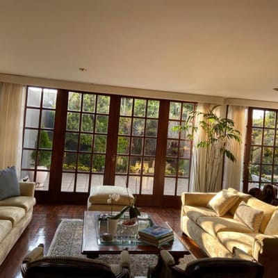 VENDO CASA EN  ESQUINA EN SAN ISIDRO