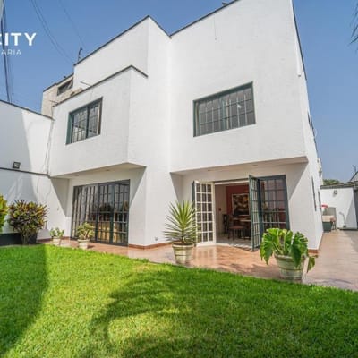 VENTA  de Linda CASA en La Molina  M A ESPALDAS DEL OVALO LA FONTANA