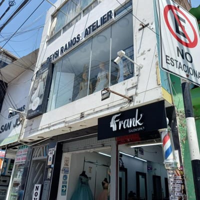 Local Comercial de  pisos y terreno