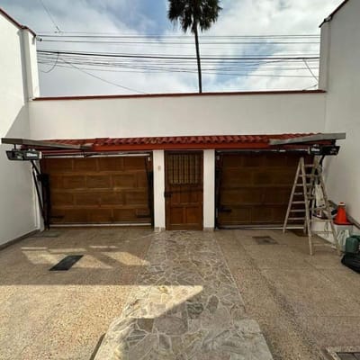 VENDO LINDA CASA EN LA MEJOR ZONA DE LA PERLA