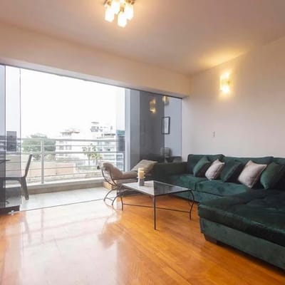 DUPLEX EN VENTA EN MIRAFLORES  HABITACIONES  COCHERA