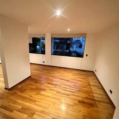 Bajo de precio Lindo departamento en Venta frente a parque en Chacarilla Surco