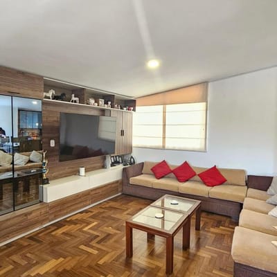 VENDO AMPLIO DUPLEX EN PUEBLO LIBRE FRENTE AL PARQUE DE LAS AMRICAS