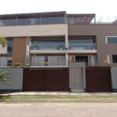 VENDO DPLEX EN CASUARINAS ER PISO