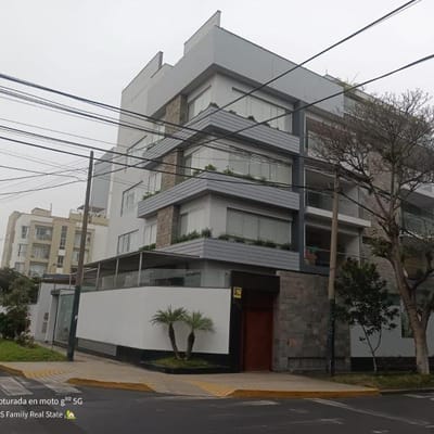 ALQUILO AMPLIO DEPARTAMENTO SURCO