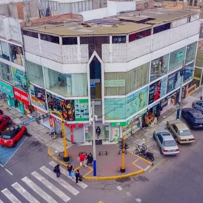 Local Comercial de m puerta a calle con el mejor precio de la zona