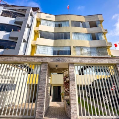 En Venta Dplex frente a parque en San Borja