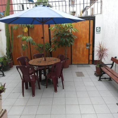 VENDO CASA ER Y DO PISO EN BARRANCO   DORM  AREA  M