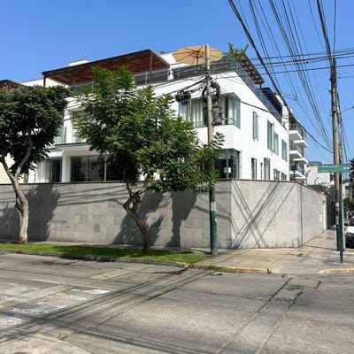 Venta departamento Chacarilla surco  flat de  dorms cerca Colegio Santa Maria