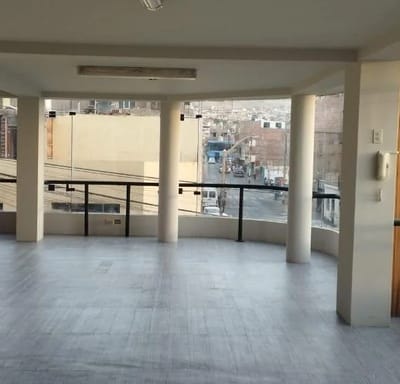 VENDO LOCAL COMERCIAL EN ESQUINA A UNA CUADRA DE LA PLAZA DE ARMAS  MOQUEGUA