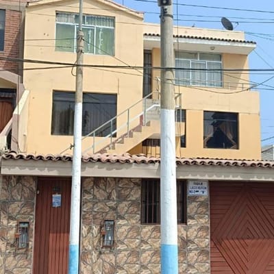 Venta casa y departamento en La Perla cerca de la Avenida La Marina