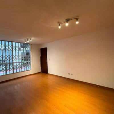 Venta de Departamento en Acogedor Condominio