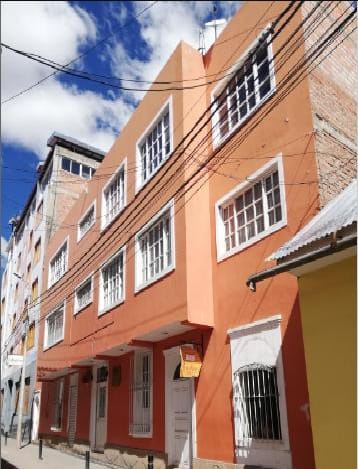 VENTA HOTEL CENTRO DE PUNO JR TARAPAC A LAS ESPALDAS DEL PARQUE PINO