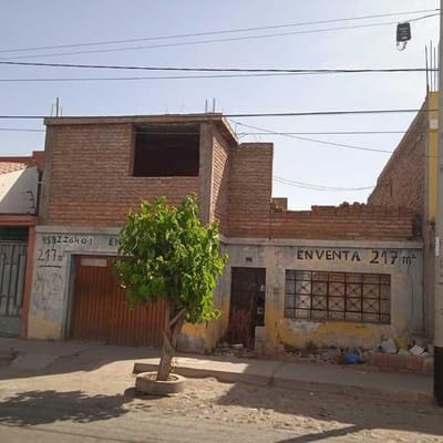 VENDO CASA COMO TERRENO EN URB CASAPA  JLByR