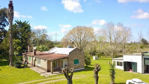 Chacra en venta con casa, galpón y barbacoa en gran terreno