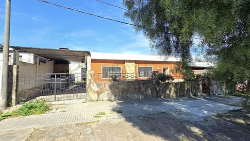 Venta Casa 2 dormitorios con cochera en Cerrito de la Victoria