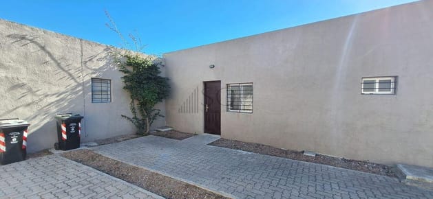 Venta Casa 5 Unidades en mismo Padrón con Renta San José de Carrasco