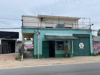 Venta de padrón único con 4 casas en Las Piedras- ideal inversion