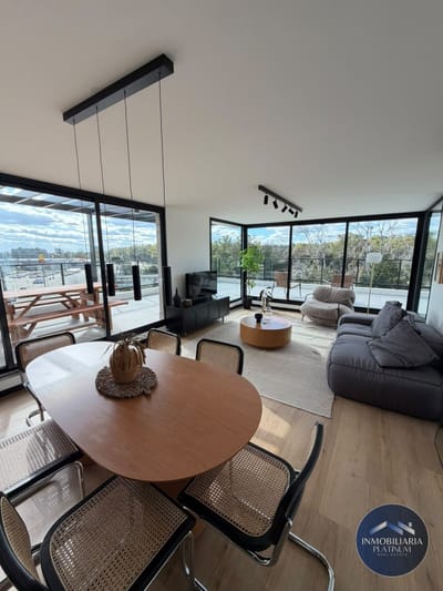 Venta apartamento penthouse tres dormitorios dos baños Barra de Carrasco