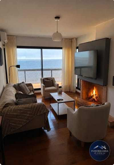 Venta apartamento 2 dormitorios con balcon y cochera en Malvin