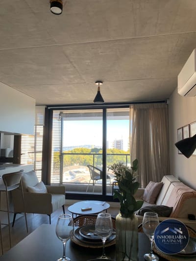 Apartamento en venta dos dormitorios c/ cochera en Aguada