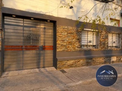 Casa en venta 5 dormitorios con cochera en, Jacinto Vera